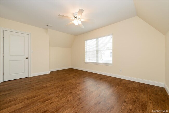 Building Photo - 24 Creek Rd