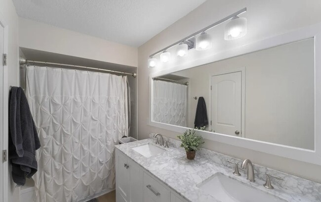 Building Photo - 1442 Spindrift Cir E