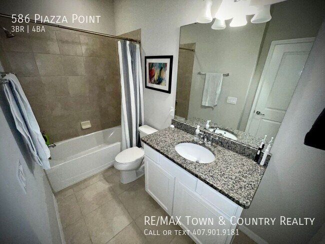 Building Photo - 586 Piazza Point