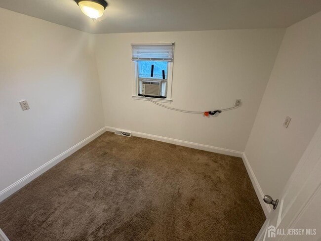 Building Photo - 51 Kenwood Terrace
