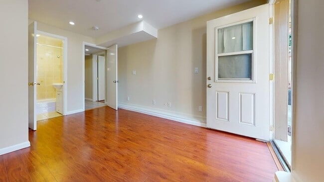 Building Photo - 1587 31st Ave