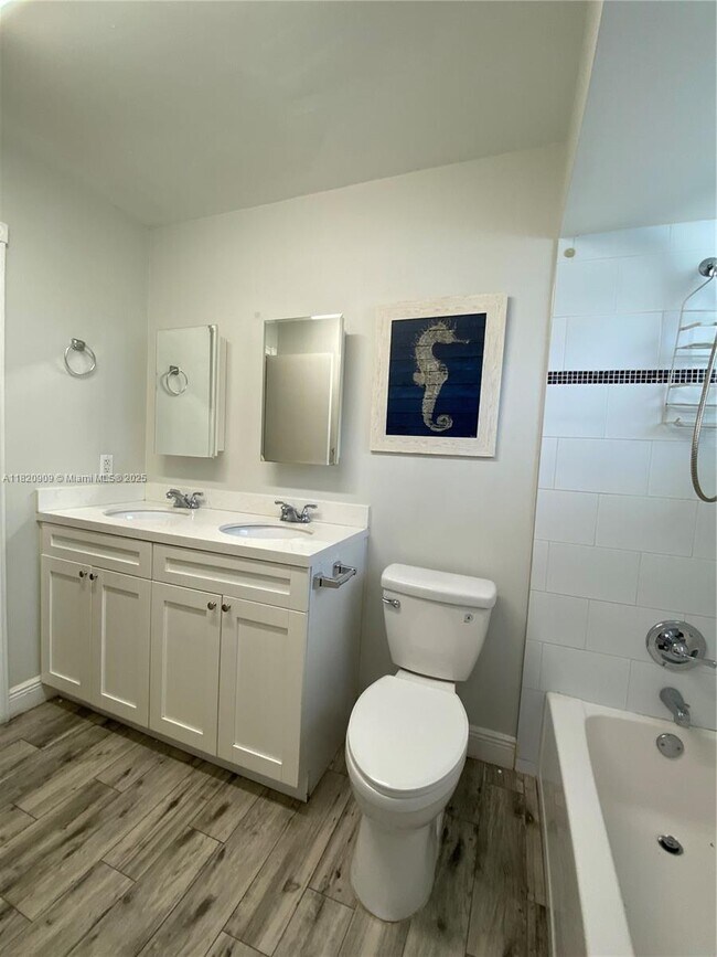 Building Photo - 5181 W Oakland Park Blvd