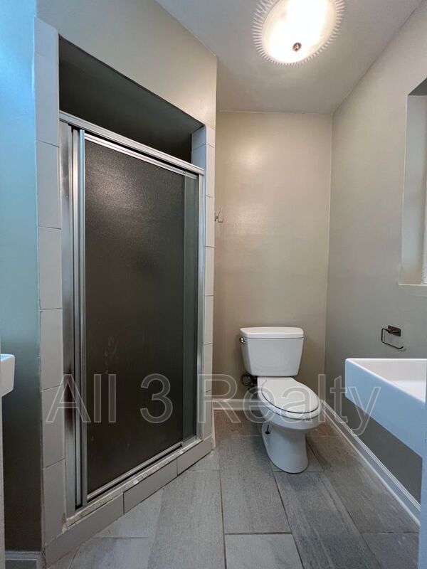 Building Photo - 3578 Mayfair Rd