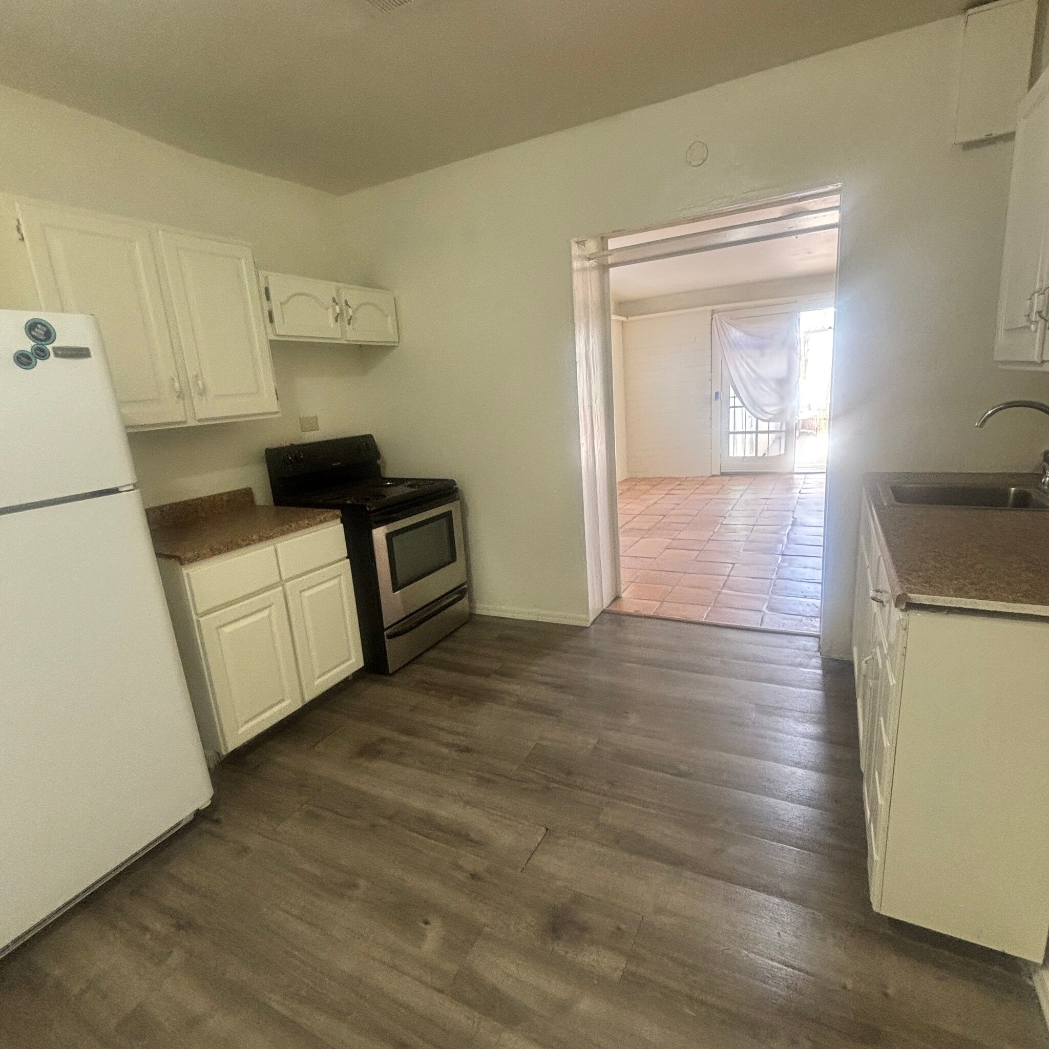 Kitchen - 1409 S Mill Ave