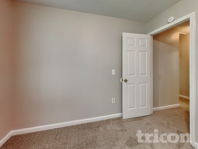 Building Photo - 153 Clear Brook Trail