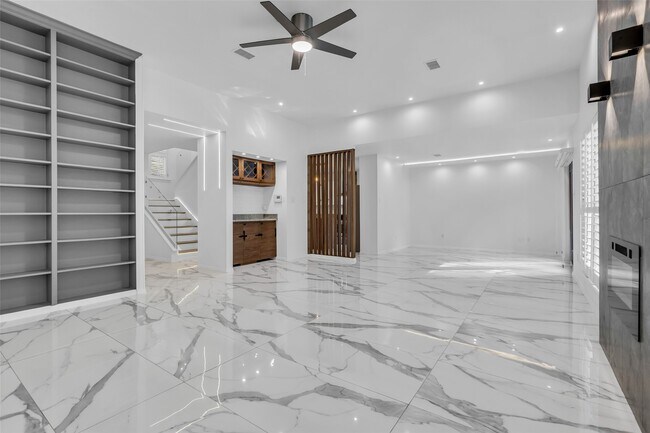 Building Photo - 41 Hickory Oak Dr
