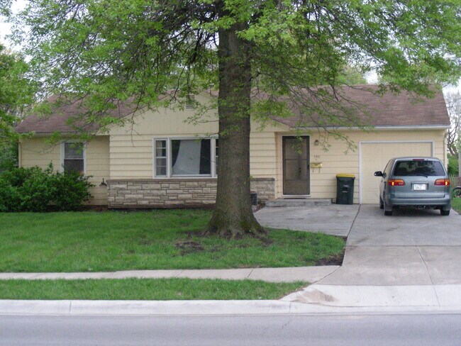 Building Photo - 1311 W 19th St