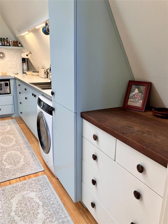 Building Photo - 2102 Travis Heights Blvd