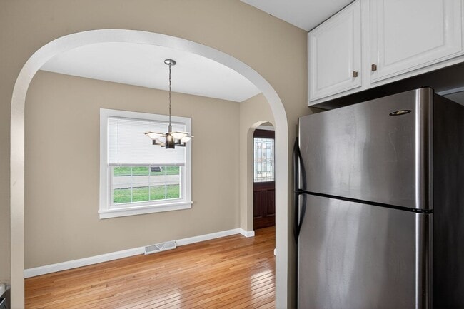 Building Photo - Updated Charming 2BR House in Plain Twp/Canton