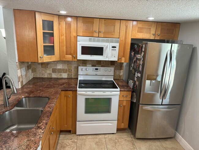 Building Photo - 9200 SW 3rd St