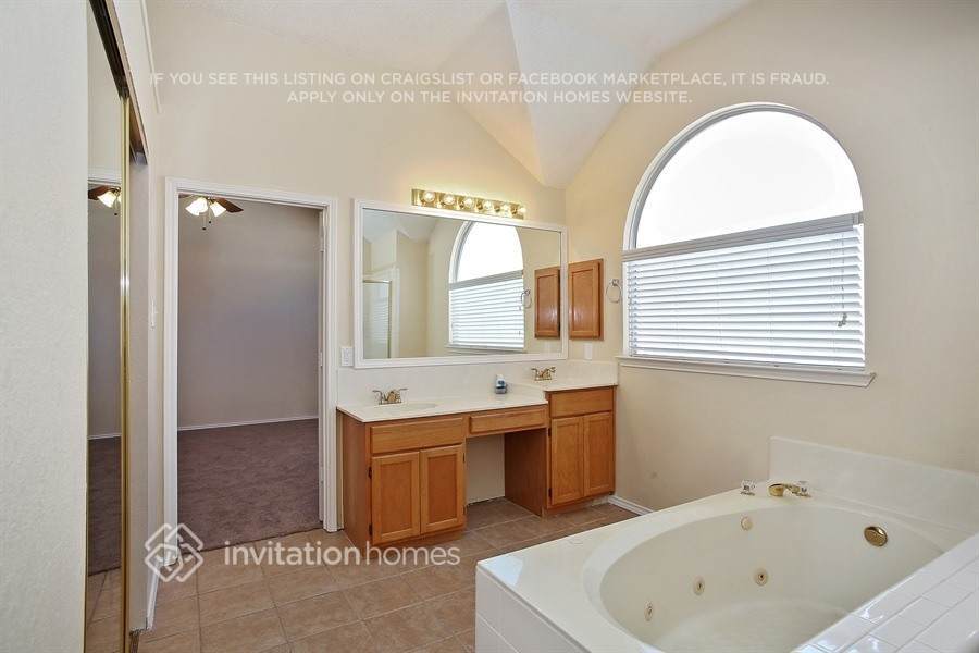 Building Photo - 2624 Bent Brook Dr