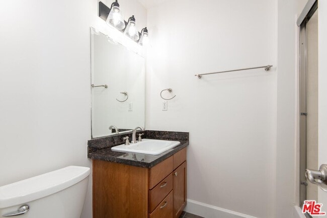 Building Photo - 10982 Roebling Ave