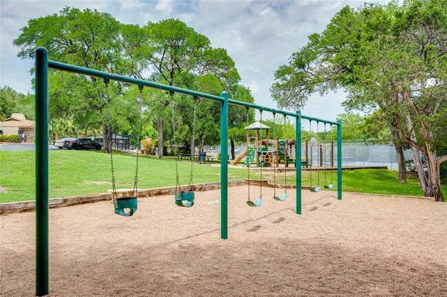 Building Photo - 6621 Mesa Hollow Dr