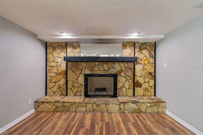 Building Photo - 7111 Gateway Ct