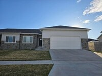 Building Photo - Luxury Townhome