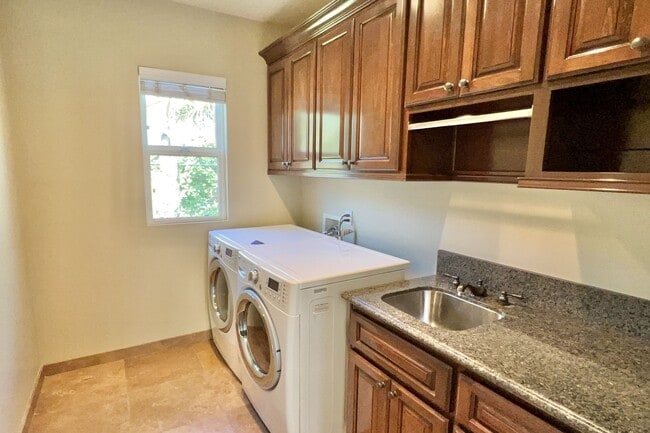 Building Photo - 3844 Tilden Ave