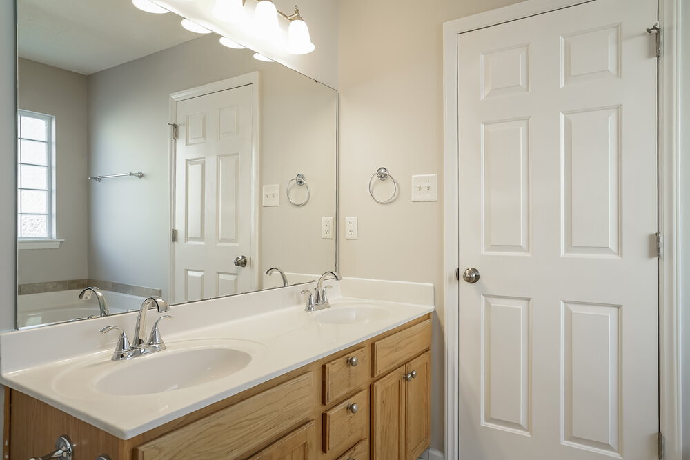 Building Photo - 2304 Charny Dr