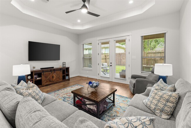 Building Photo - 3559 Pebble Beach Blvd