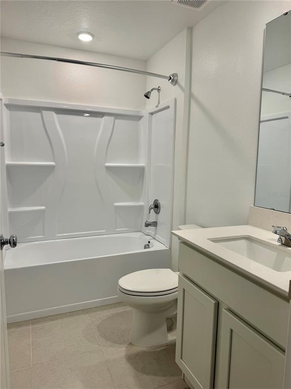 Building Photo - 2704 Pioneer Trl