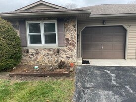 Building Photo - 714 Park Ave