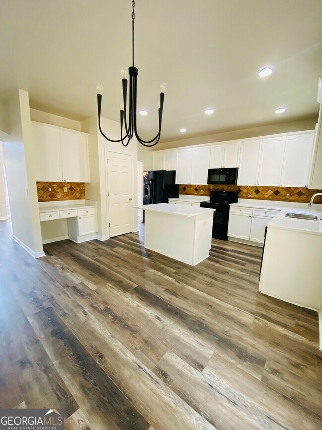Building Photo - 33 Tall Timbers Cir