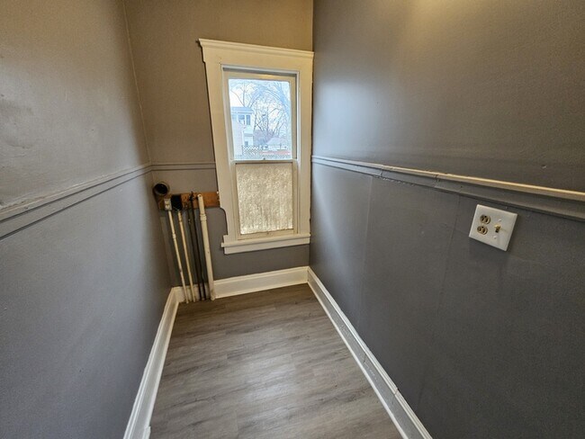 Building Photo - 3433 W 41st St