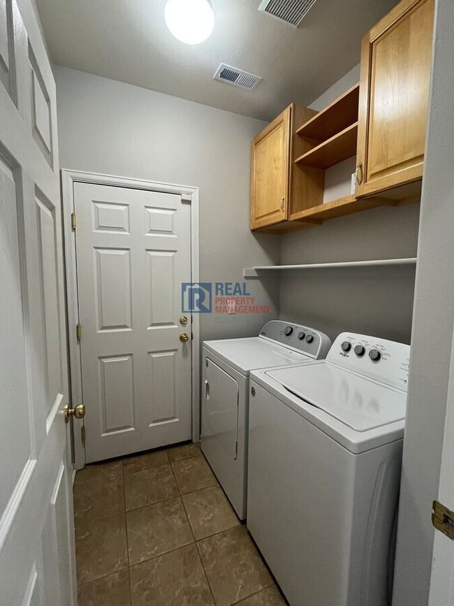 Building Photo - 6725 Turnstone Ave