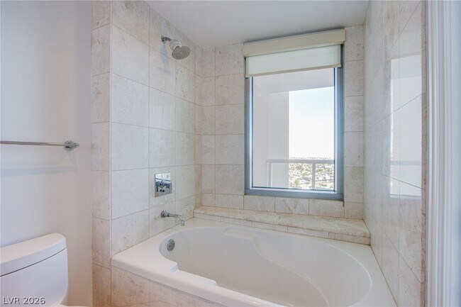 Building Photo - 222 Karen Ave