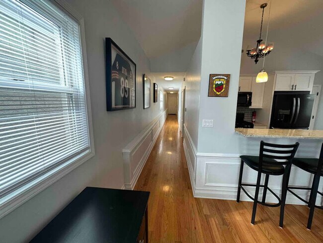 Building Photo - 118 N Leavitt St