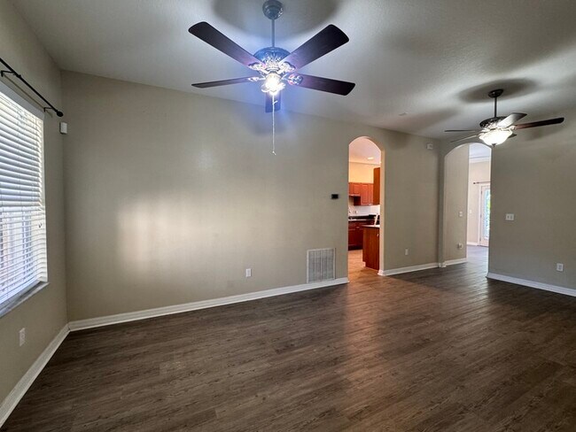 Building Photo - Charming 3-Bedroom Home with Modern Update...