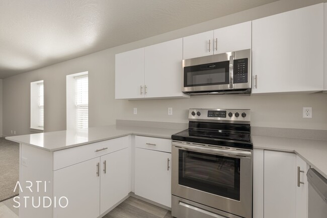 Building Photo - New Contemporary 2 Bedroom, 1 Bathroom in ...