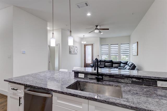 Building Photo - 6043 Rivendell Dr