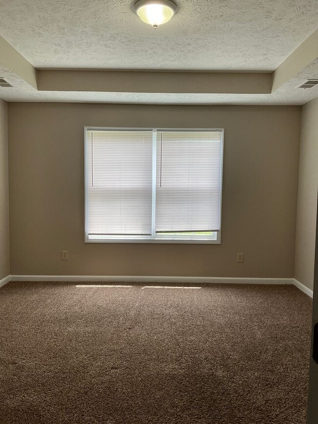Building Photo - Summers best kept secret !