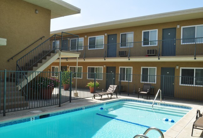 Building Photo - Pacific Palms