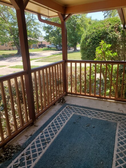 Building Photo - 11031 Genetta Dr