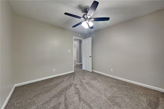 Building Photo - 2994 Brooks Dr
