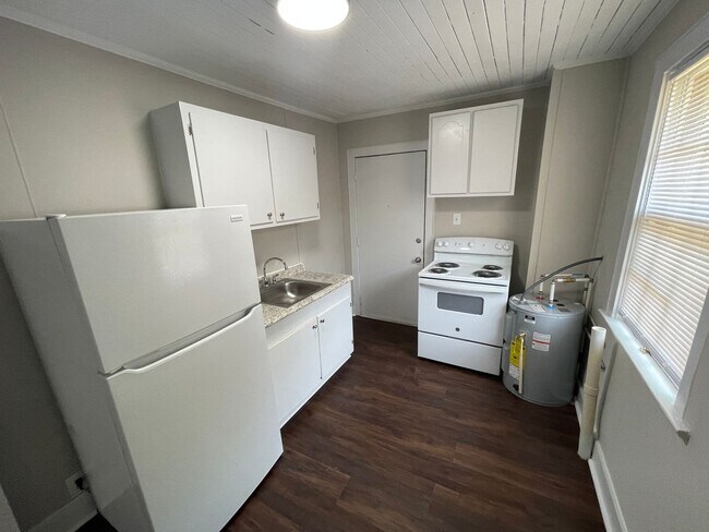 Building Photo - New Bern 505