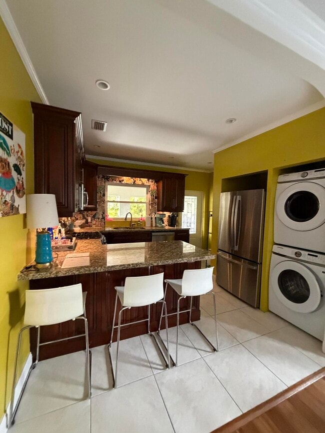 Building Photo - 515 Ardmore Rd