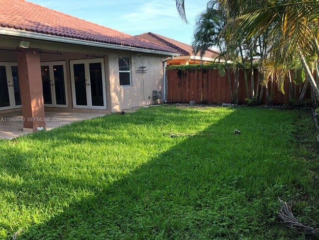 Building Photo - 4939 SW 144th Ave