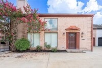 Building Photo - 2306 Potomac Dr