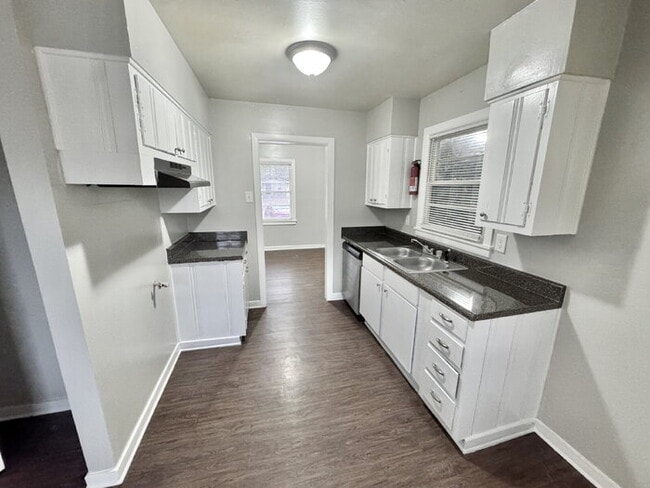 Building Photo - 1754 Danville Rd