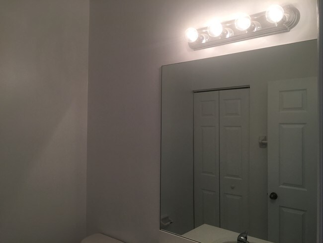 Building Photo - 1398 NE 33rd Ave