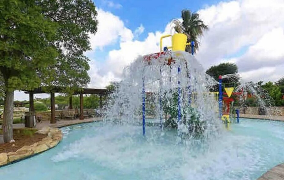 24-hour fitness with splash pad, lazy river and pool - 24719 Resort Pky