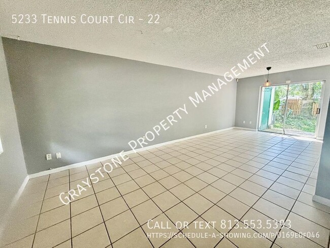 Building Photo - Spacious 2-Bedroom Condo in Prime Tampa Lo...