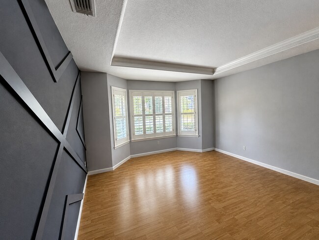 Building Photo - 8036 Glenbar Way