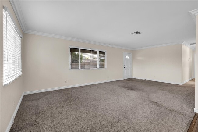 Building Photo - 11074 Knobb Ave