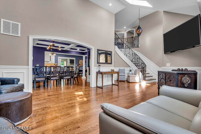 Building Photo - 620 Brookside Dr