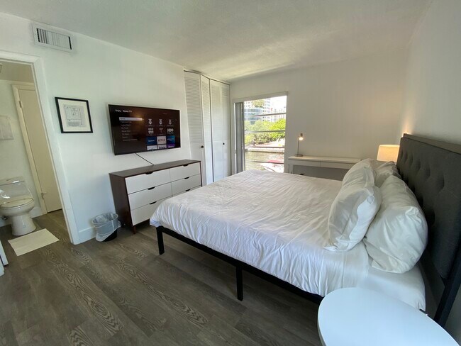 Building Photo - 601 N Rio Vista Blvd