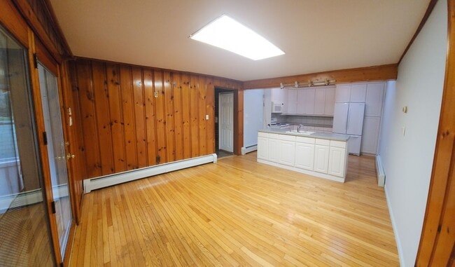 Building Photo - 128 White Pond Rd