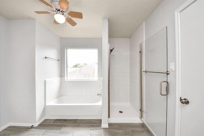 Building Photo - 4310 Lucas Trace Ct